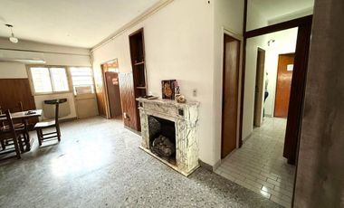 Casa en Venta 6 ambientes en Morón con Taller