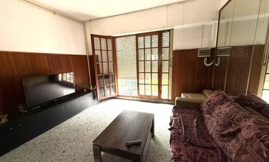 Casa en Venta 6 ambientes en Morón con Taller