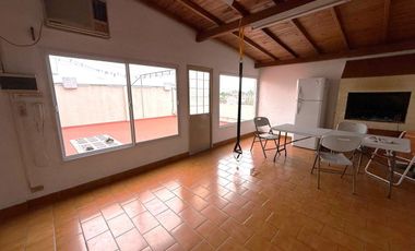 Casa en Venta 6 ambientes en Morón con Taller