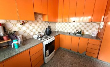 Casa en Venta 6 ambientes en Morón con Taller