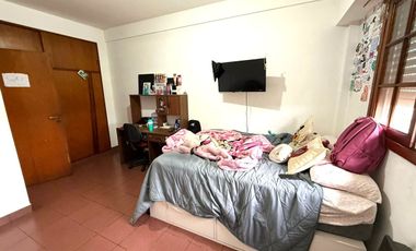 Casa en Venta 6 ambientes en Morón con Taller