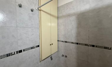 Casa en Venta 6 ambientes en Morón con Taller