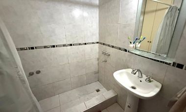 Casa en Venta 6 ambientes en Morón con Taller