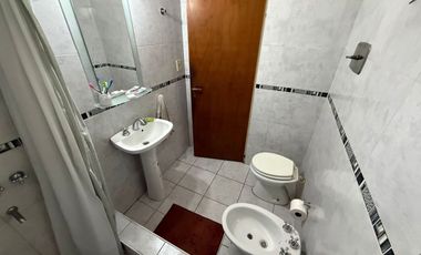 Casa en Venta 6 ambientes en Morón con Taller