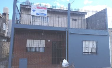 VENTA CASA MULTIFAMILIAR 5 AMB RAFAEL CASTILLO