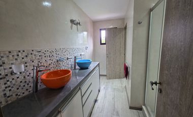 CASA QUINTA VENTA BARRIO QUINTAS DE GORINA