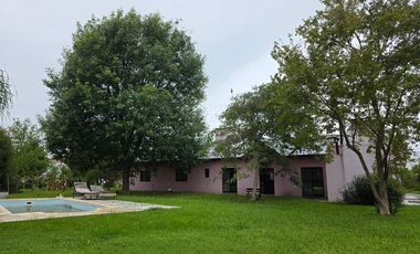 CASA QUINTA VENTA BARRIO QUINTAS DE GORINA