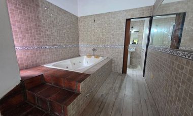 CASA QUINTA VENTA BARRIO QUINTAS DE GORINA