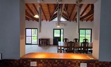 CASA QUINTA VENTA BARRIO QUINTAS DE GORINA
