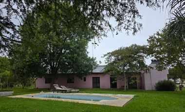 CASA QUINTA VENTA BARRIO QUINTAS DE GORINA