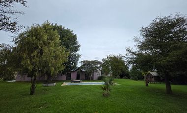 CASA QUINTA VENTA BARRIO QUINTAS DE GORINA