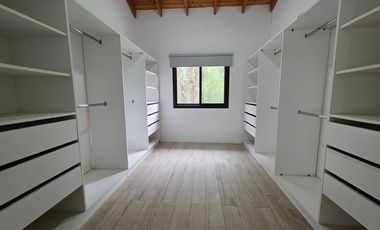 CASA QUINTA VENTA BARRIO QUINTAS DE GORINA