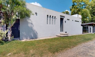 CASA EN VENTA GORINA 3 DORMITORIOS CON PARQUE