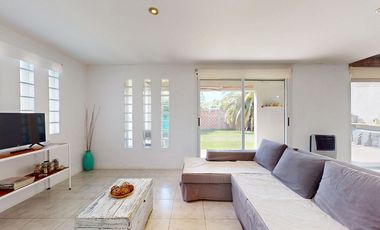 CASA EN VENTA GORINA 3 DORMITORIOS CON PARQUE