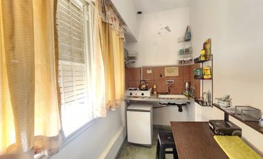 VENTA PH, MORON, 3 OFICINAS + LOCAL + DEPARTAMENTO