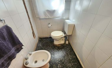 VENTA PH, MORON, 3 OFICINAS + LOCAL + DEPARTAMENTO