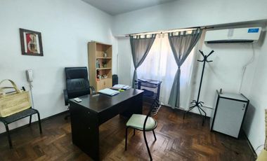 VENTA PH, MORON, 3 OFICINAS + LOCAL + DEPARTAMENTO