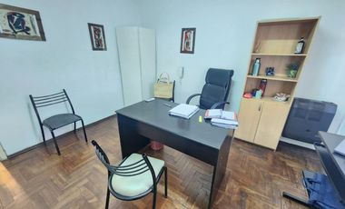 VENTA PH, MORON, 3 OFICINAS + LOCAL + DEPARTAMENTO