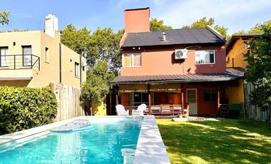 VENTA CASA 4 AMB. PILETA B. CERRADO BELLA VISTA