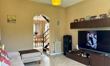 VENTA CASA 4 AMB. PILETA B. CERRADO BELLA VISTA