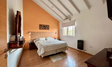 VENTA CASA 4 AMB. PILETA B. CERRADO BELLA VISTA