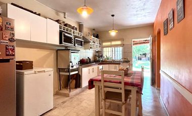VENTA CASA 4 AMB. PILETA B. CERRADO BELLA VISTA