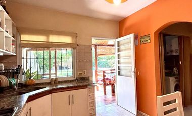 VENTA CASA 4 AMB. PILETA B. CERRADO BELLA VISTA