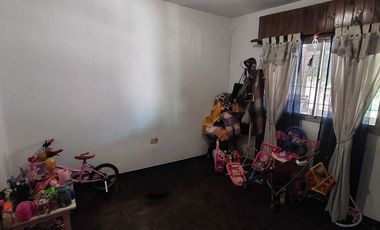 VENTA CASA 4 DORMITORIOS, LOS POLVORINES CENTRO