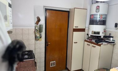 3 AMBIENTES EN LANUSITA C/ COCHERA.-