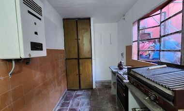 Casa 4 amb en venta c/cochera y patio apto crédito