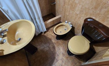 Casa 4 amb en venta c/cochera y patio apto crédito