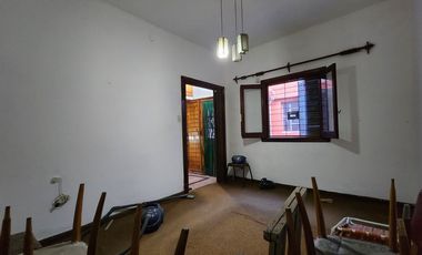 Casa 4 amb en venta c/cochera y patio apto crédito