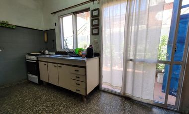 PH TIPO CASA DOS VIVIENDAS-COCHERA