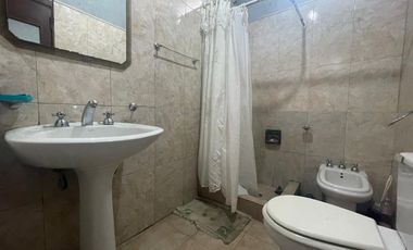Casa P/ 2 familias 3 AMB cada una 8,66x 27,71 MTS