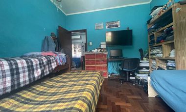 Casa P/ 2 familias 3 AMB cada una 8,66x 27,71 MTS