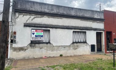 Casa P/ 2 familias 3 AMB cada una 8,66x 27,71 MTS