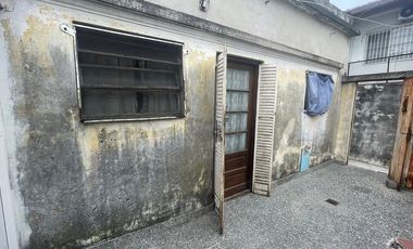 Casa P/ 2 familias 3 AMB cada una 8,66x 27,71 MTS