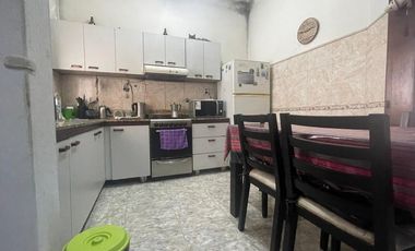 Casa P/ 2 familias 3 AMB cada una 8,66x 27,71 MTS
