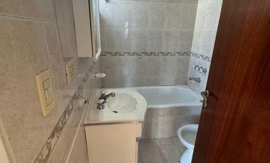 3 AMB. EN LANUSITA  CON COCHERA