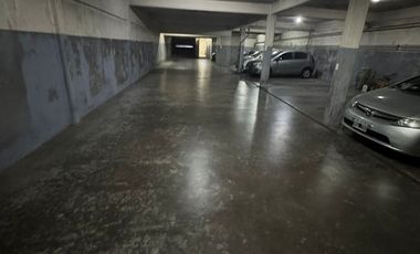 3 AMB. EN LANUSITA  CON COCHERA