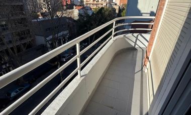3 AMB. EN LANUSITA  CON COCHERA