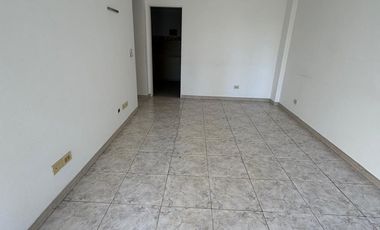 3 AMB. EN LANUSITA  CON COCHERA