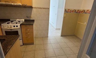 3 AMB. EN LANUSITA  CON COCHERA