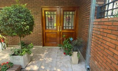 VENTA IMPORTANTE CHALET 5 AMBIENTES, BANFIELD R