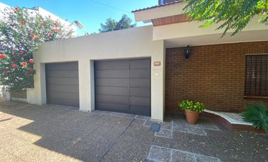 VENTA IMPORTANTE CHALET 5 AMBIENTES, BANFIELD R