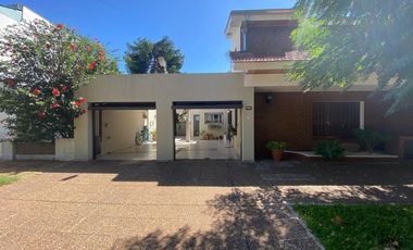 VENTA IMPORTANTE CHALET 5 AMBIENTES, BANFIELD R