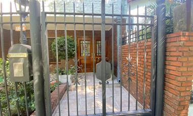 VENTA IMPORTANTE CHALET 5 AMBIENTES, BANFIELD R
