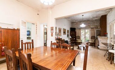 Venta Casa p/ 2 familias c/ patio, coch y terraza