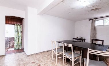Venta Casa p/ 2 familias c/ patio, coch y terraza