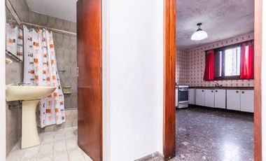 Venta Casa p/ 2 familias c/ patio, coch y terraza